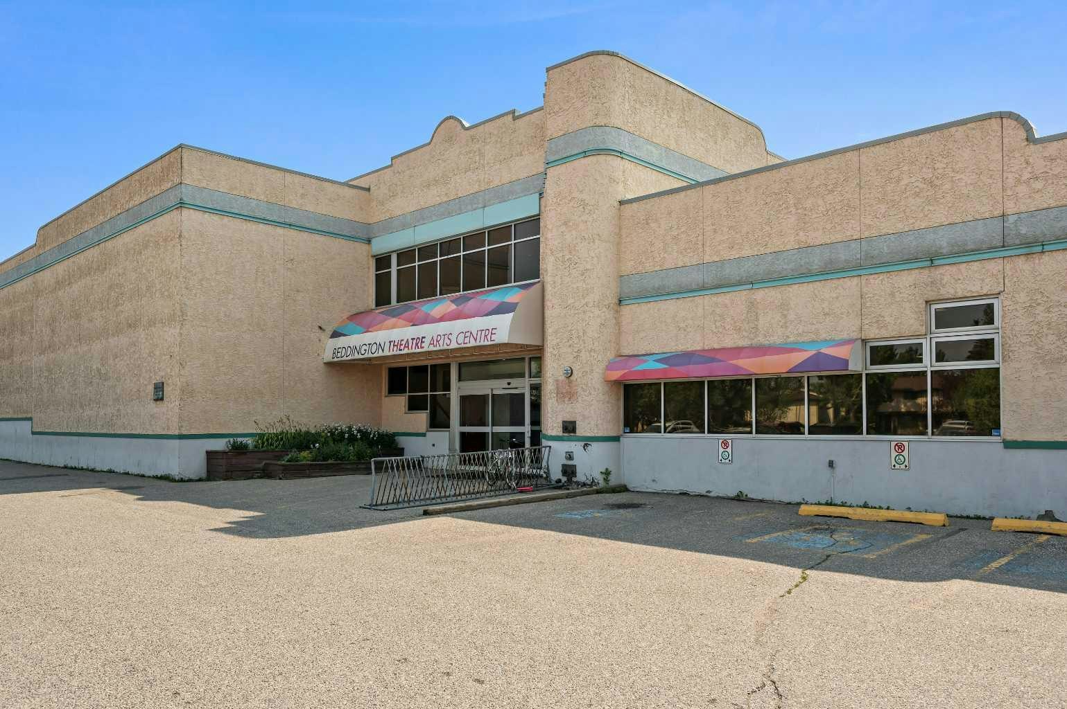 218 Bermuda Drive NW, Calgary, AB, T3K 2A9 - 42