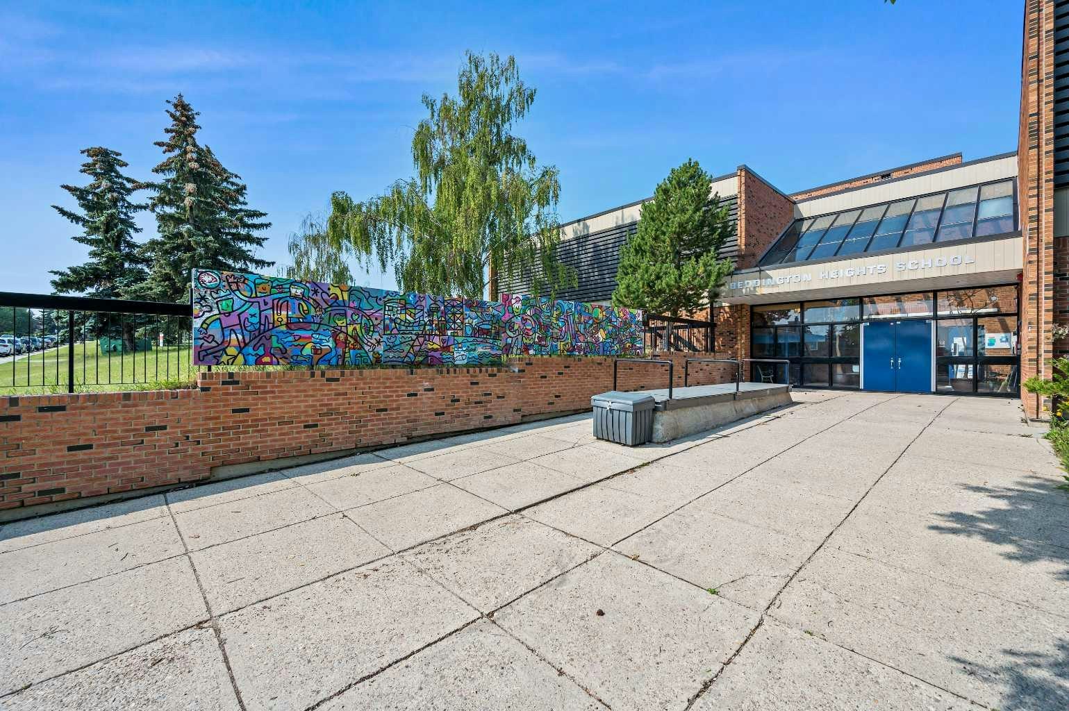 218 Bermuda Drive NW, Calgary, AB, T3K 2A9 - 41