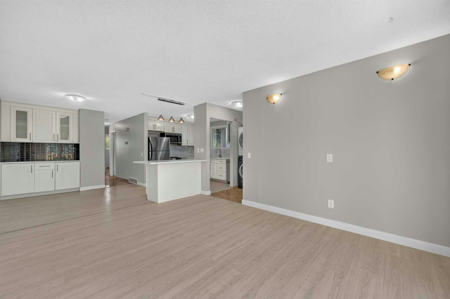 218 Bermuda Drive NW, Calgary, AB, T3K 2A9 - 13