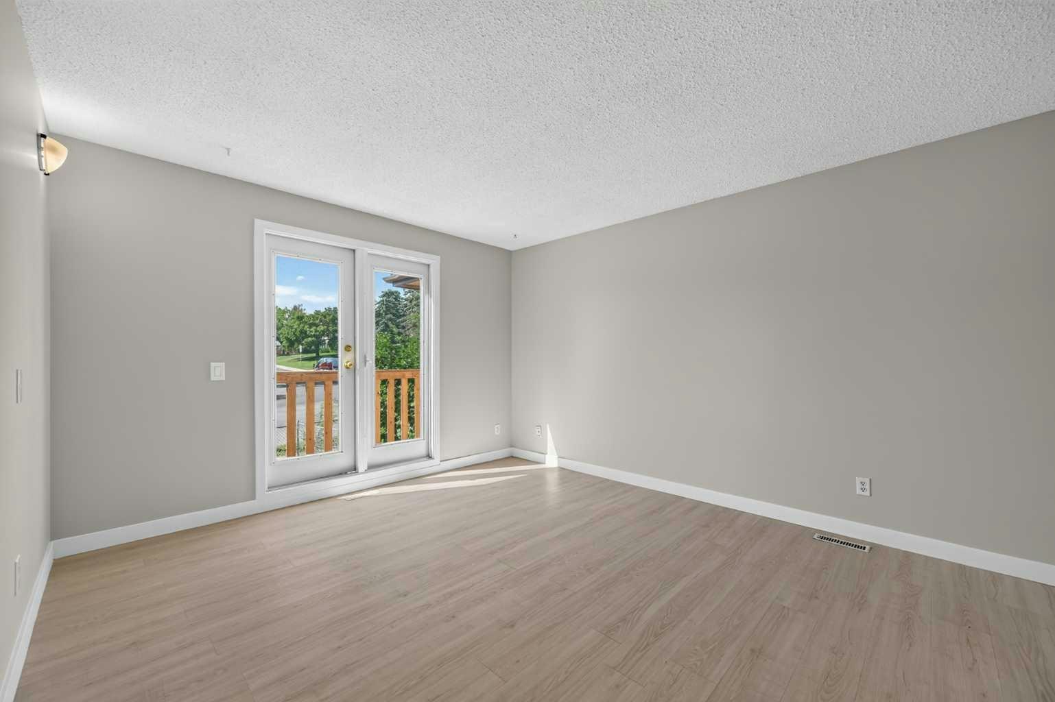 218 Bermuda Drive NW, Calgary, AB, T3K 2A9 - 16