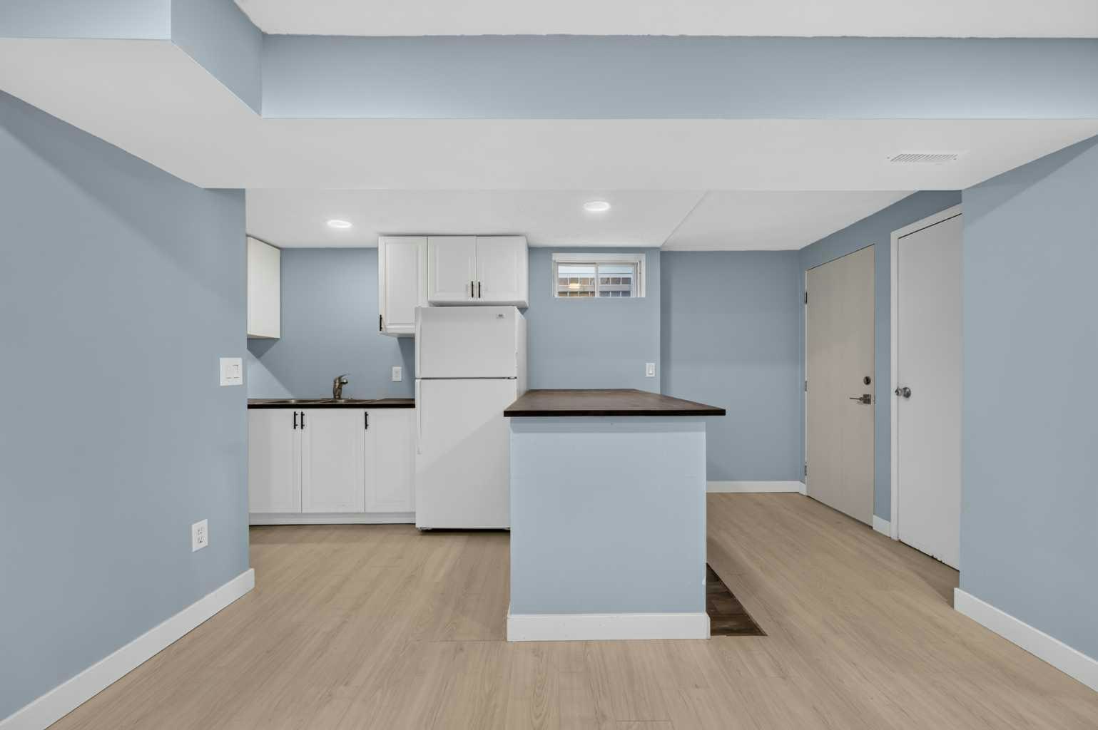 218 Bermuda Drive NW, Calgary, AB, T3K 2A9 - 30