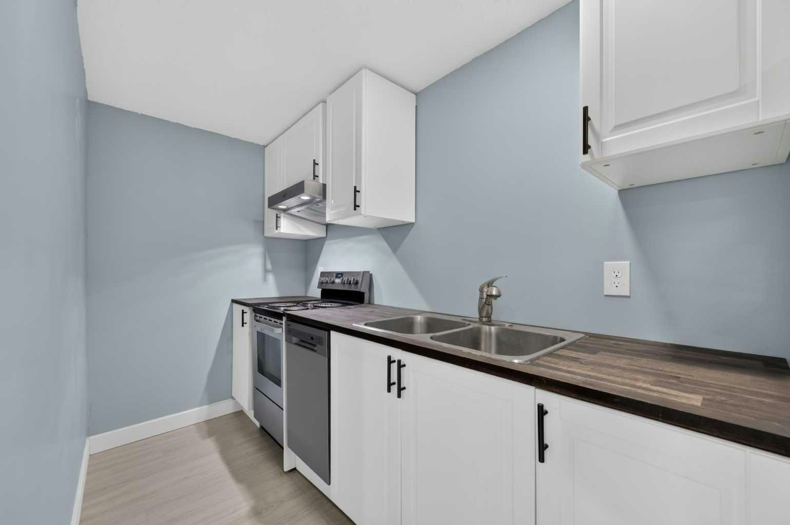 218 Bermuda Drive NW, Calgary, AB, T3K 2A9 - 27
