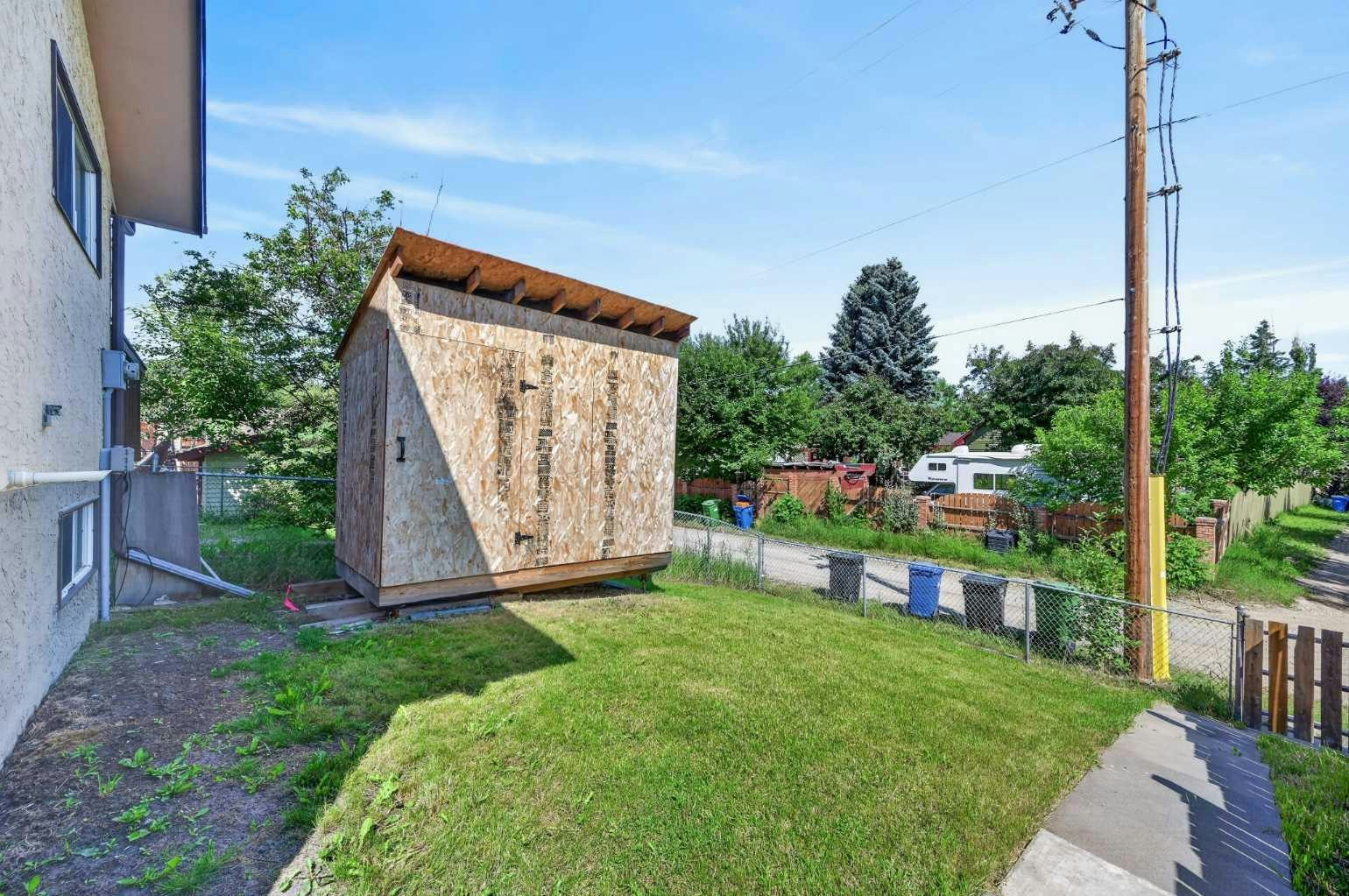 218 Bermuda Drive NW, Calgary, AB, T3K 2A9 - 38