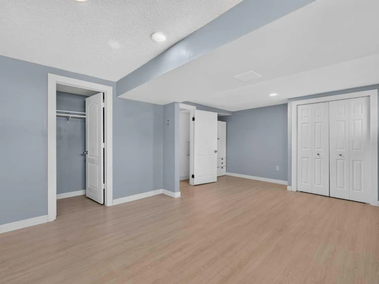 218 Bermuda Drive NW, Calgary, AB, T3K 2A9 - 33