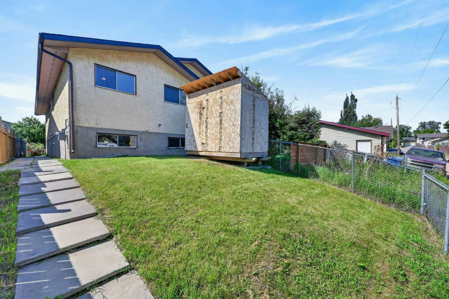 218 Bermuda Drive NW, Calgary, AB, T3K 2A9 - 39