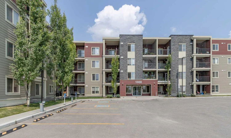 1108-5 Saddlestone Way NE