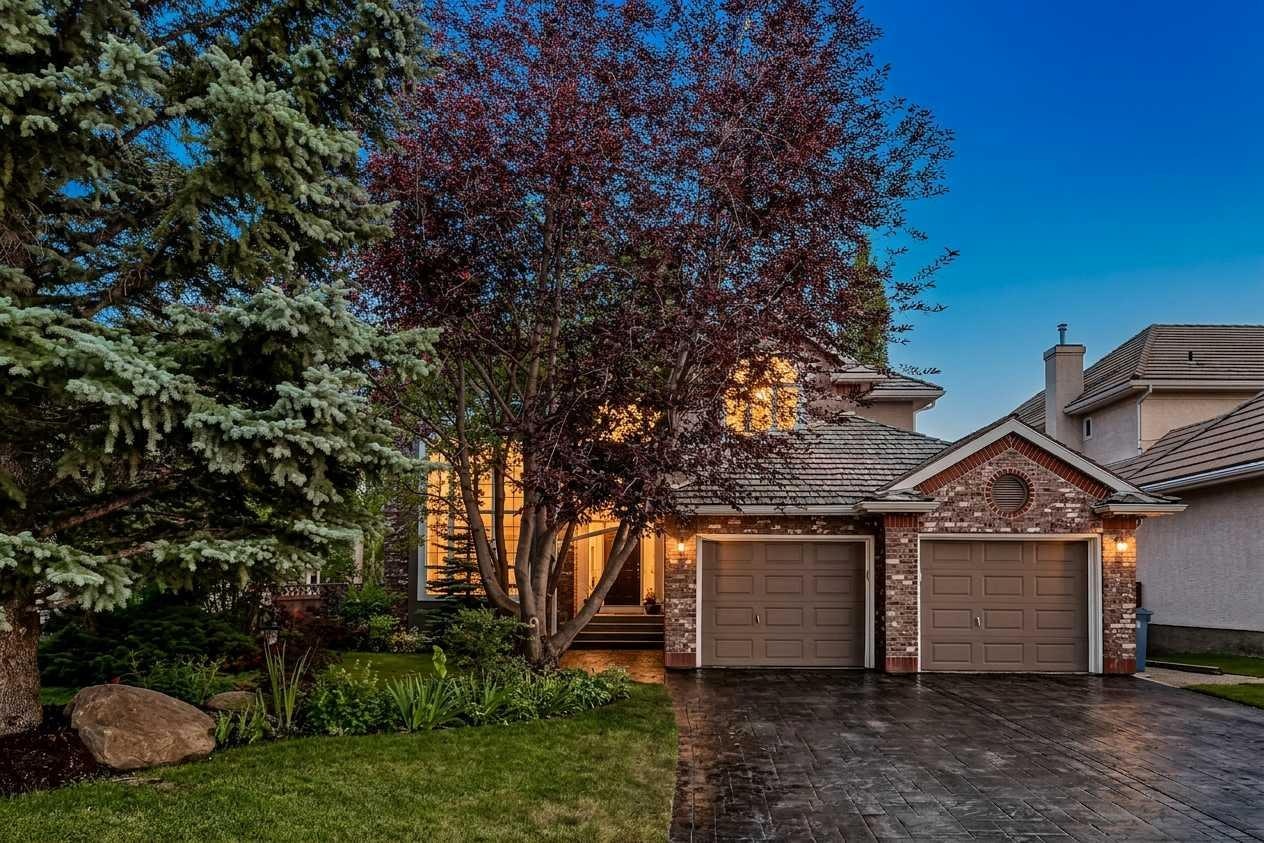 134 Schiller Crescent NW, Calgary, AB, T3L 1W9