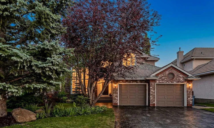 134 Schiller Crescent NW