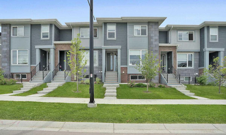 1139 Lanark Boulevard SE