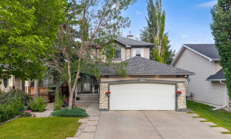 163 West Lakeview Passage