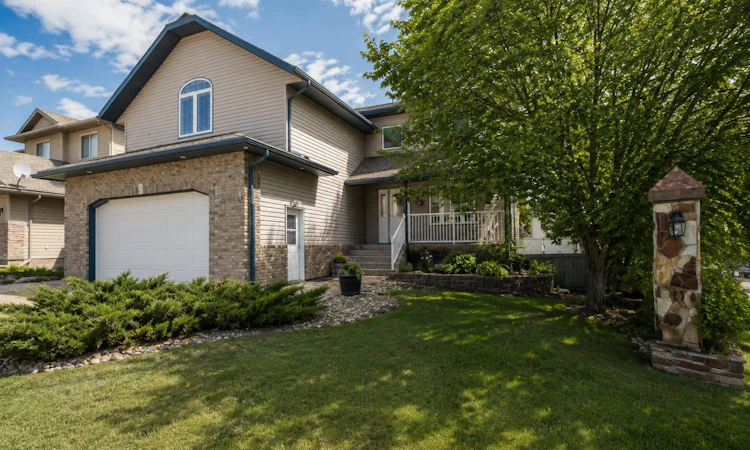 12701 Lakeshore Drive