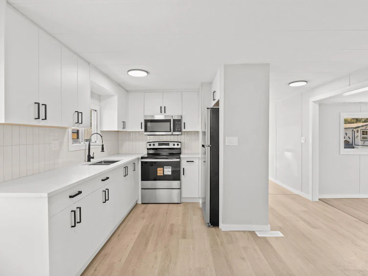216-6220 17 Avenue SE, Calgary, AB, T2A 4V5 - 4