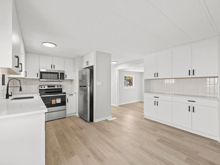 216-6220 17 Avenue SE, Calgary, AB, T2A 4V5 - 2