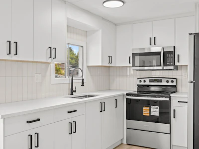 216-6220 17 Avenue SE - 3