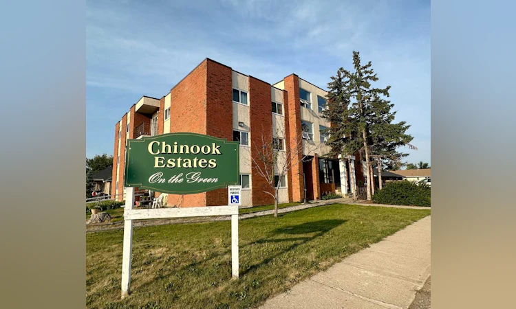 201-1 Chinook Crescent W