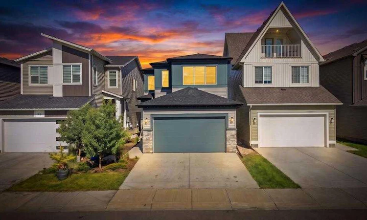 82 Belvedere Green SE