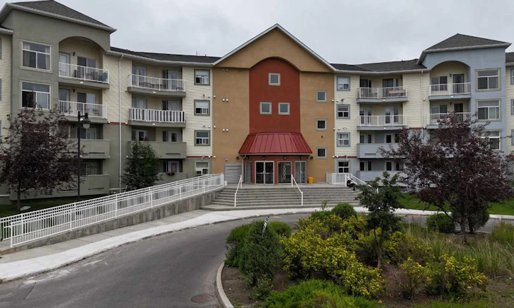 2430-700 Willowbrook Road NW
