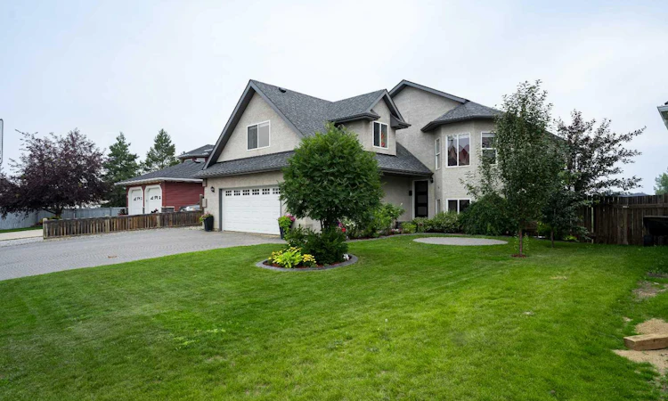 105 Lindstrom Crescent