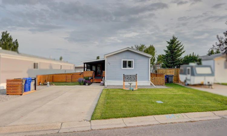 25 Westover Crescent W