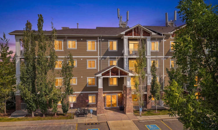 204-304 Cranberry Park SE
