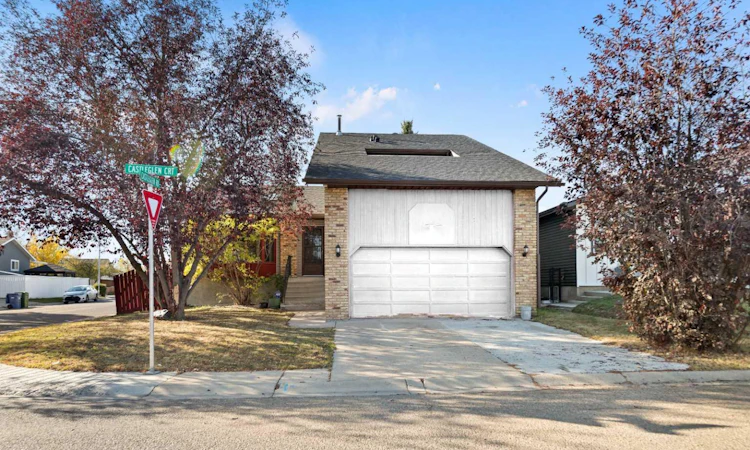 48 Castleglen Court NE