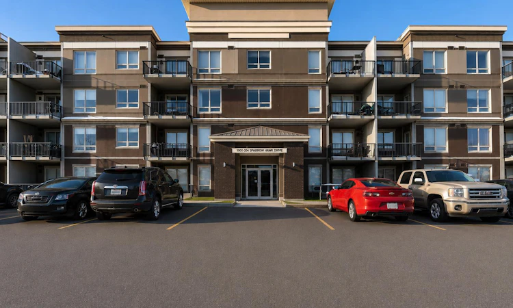 1404-204 Sparrow Hawk Drive NW