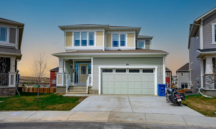 717 Windrow Manor SW