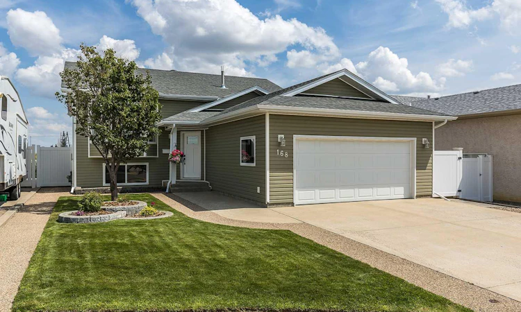 168 Hunt Crescent NE