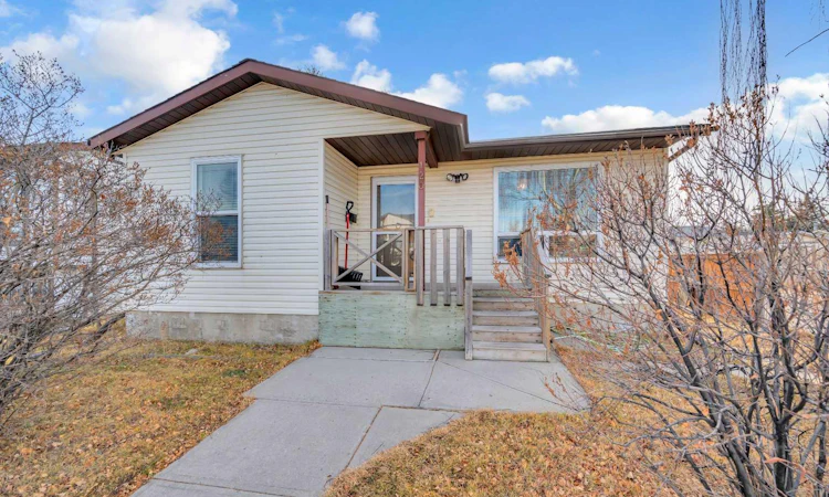 120 Castlebrook Rise NE
