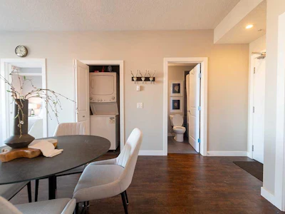 403-607 17 Avenue NW - 3