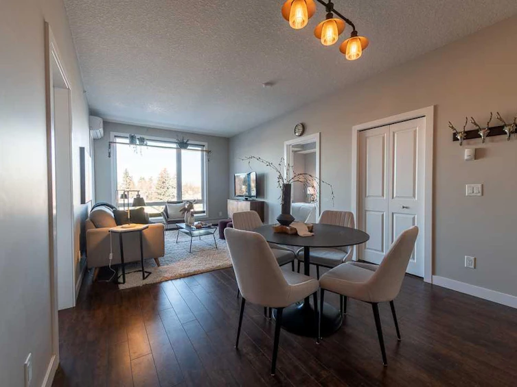 403-607 17 Avenue NW, Calgary, AB, T2M 0N6 - 2