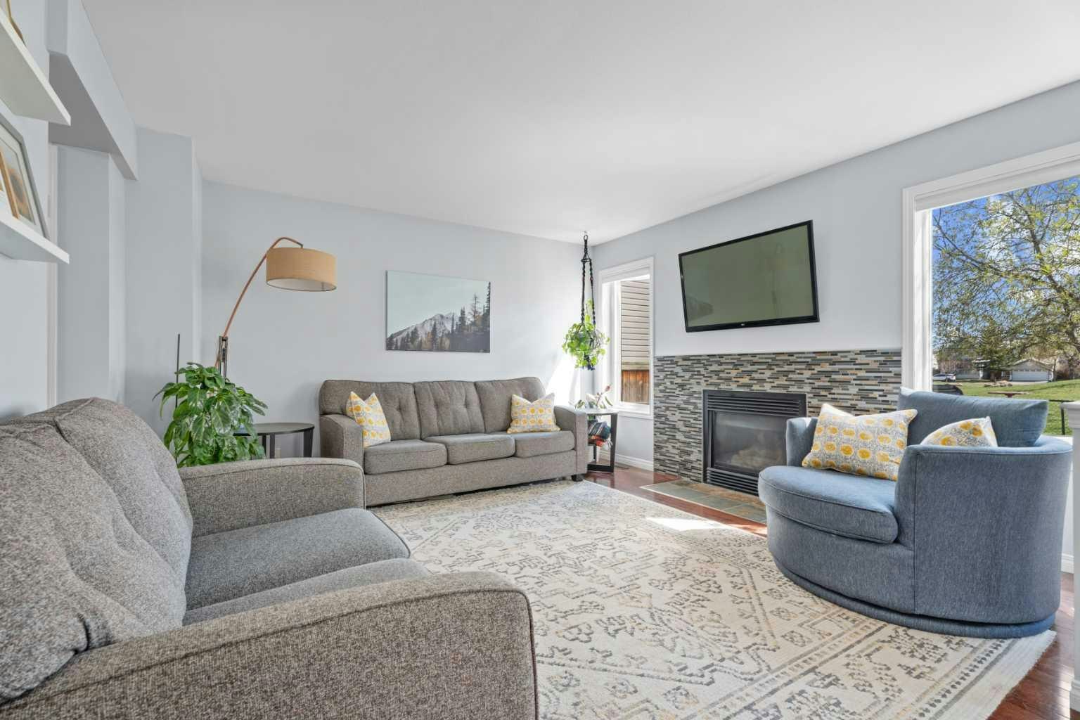 31 Mt Aberdeen Grove SE, Calgary, AB, T2Z 3N6