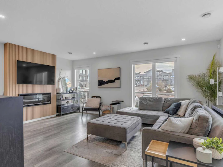 302-260 Rowley Way NW, Calgary, AB, T3L 0H5