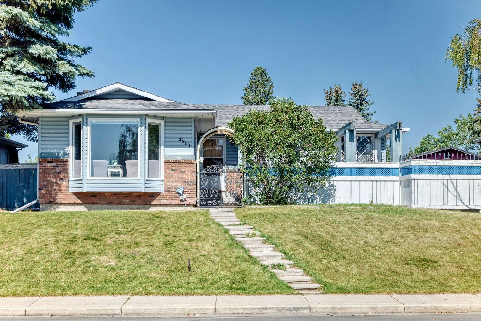 2203 65 Street NE, Calgary, AB, T1Y 1N5
