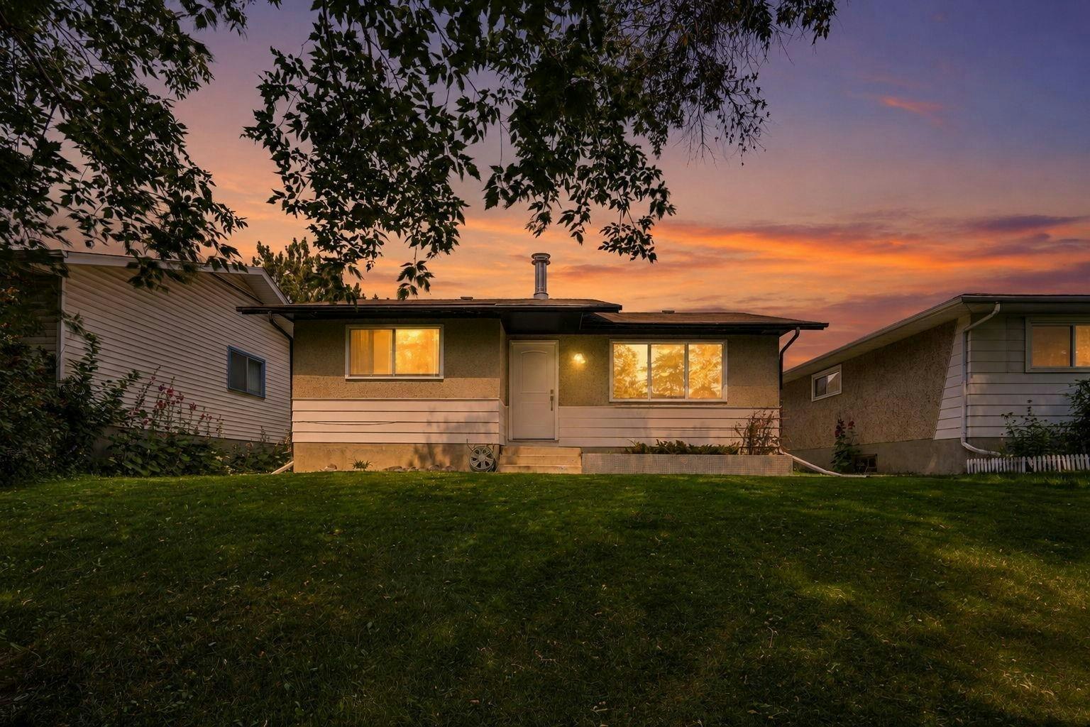 3257 32a Avenue SE, Calgary, AB, T2B 0J6