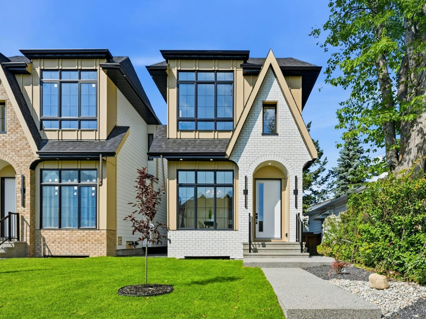 2412 1 Avenue NW, Calgary, AB, T2N 0B9