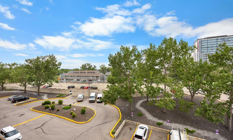 413-4944 Dalton Drive NW