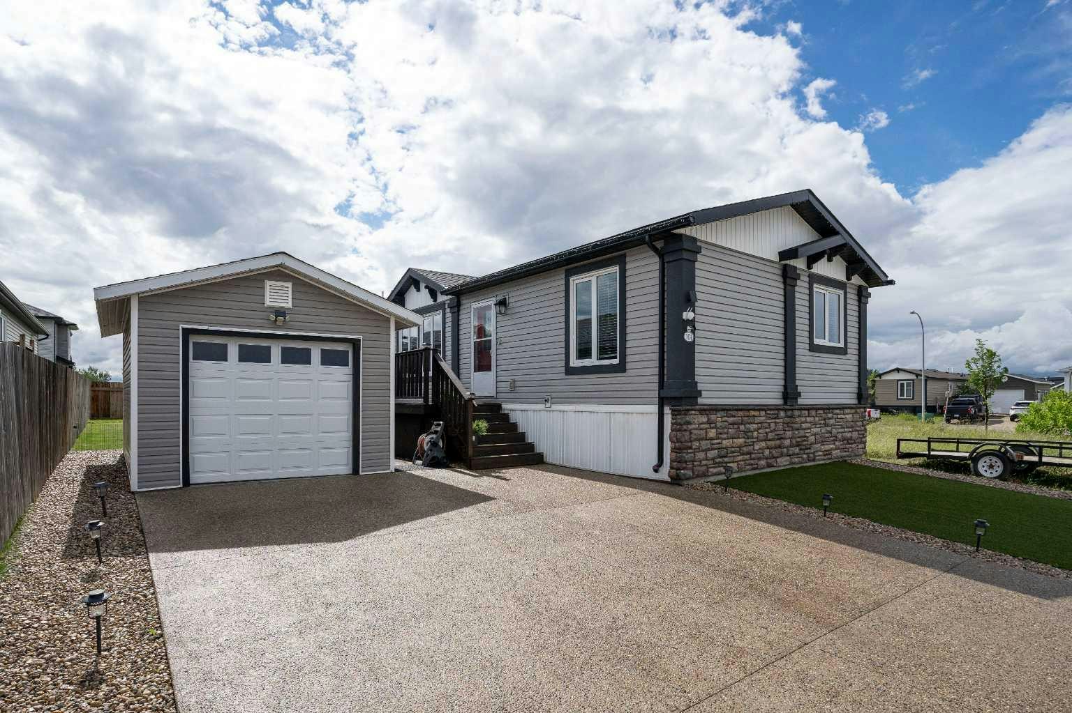 104 Beacon Hill Place, Fort Mcmurray, AB, T9H 2S3