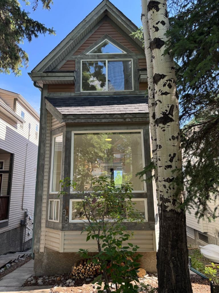 952 Wilson Way, Canmore, AB, T1W 2Z4
