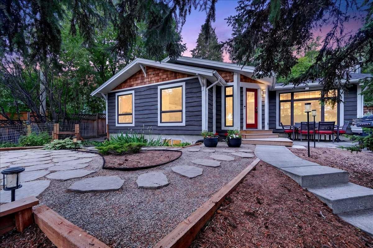 9011 33 Avenue NW, Calgary, AB, T3B 1M2