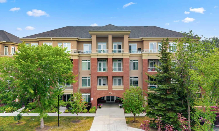 5208-14 Hemlock Crescent SW