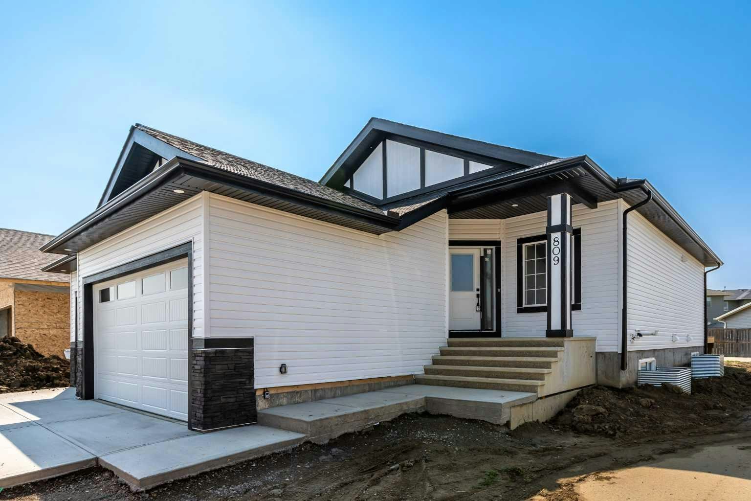 809 Hampshire Crescent NE, High River, AB, T1V 0E3