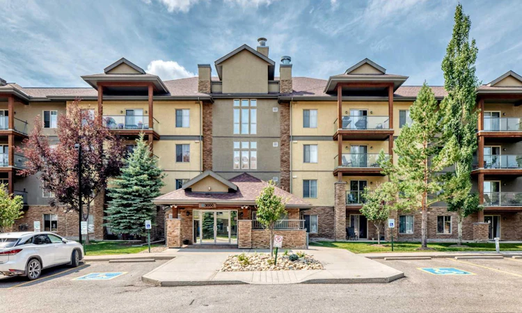 3102-92 Crystal Shores Road