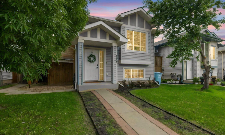 136 Parry Crescent
