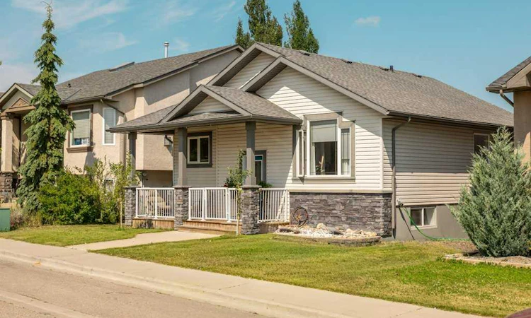 215 Grand River Boulevard W