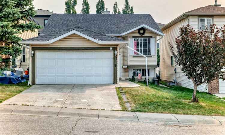 111 Arbour Stone Crescent NW