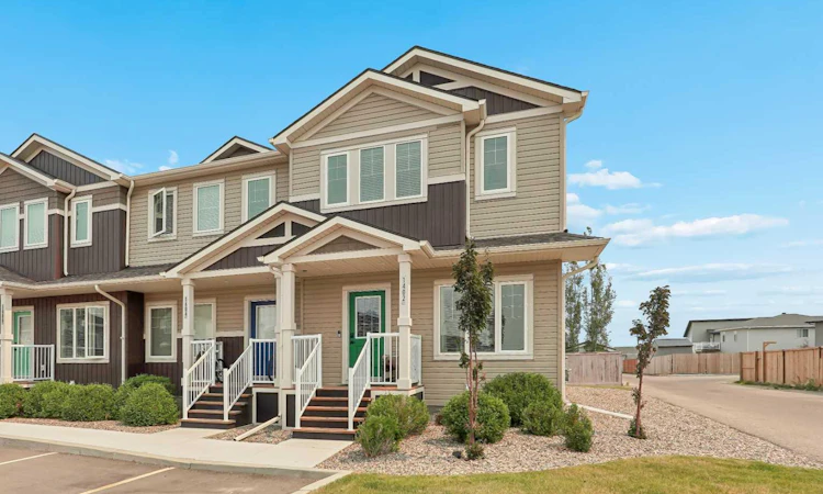 1402-210 Firelight Way W