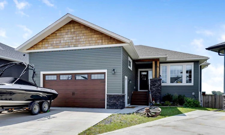 23 Gardner Close