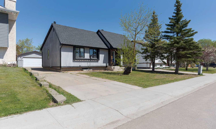 146 Mcconachie Crescent