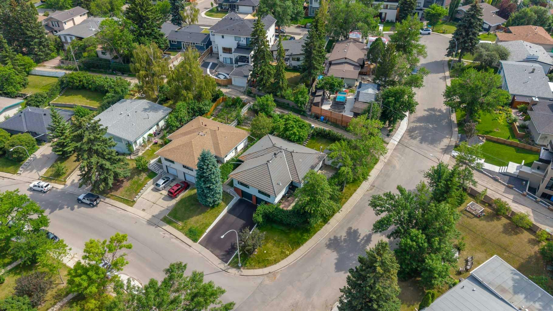 1415 Rosehill Drive NW, Calgary, AB, T2K 1M3